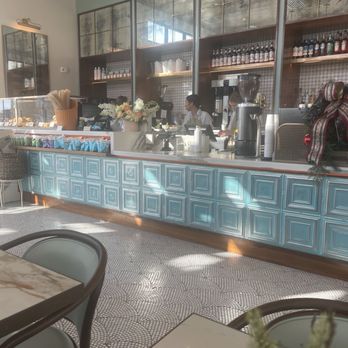 Un Deux Trois Cafe - Coffee & Tea Near Me - Rogers, Arkansas