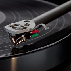 British Audio Guys - Linn Sondek LP12 Klimax Linn Ekos SE Arm Linn Ekstatik Cartridge at British Audio Guys