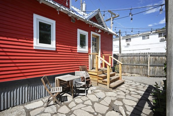The Roost - Backyard Guesthouse by null