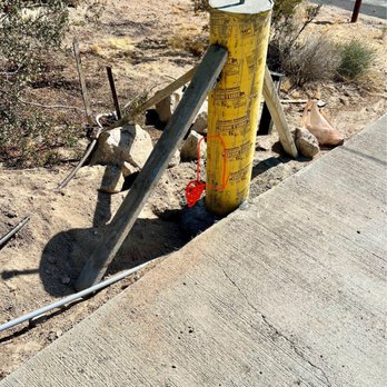 Concrete Figueroa - One of the pillars during construction. - Masonry/Concrete Near Me Concrete Figueroa - One of the pillars during construction. - Masonry/Concrete Near Me