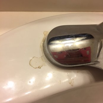 Timbers Inn and suites - gross sink - Hotels Near Me - Ashland, Oregon Timbers Inn and suites - gross sink - Hotels Near Me - Ashland, Oregon