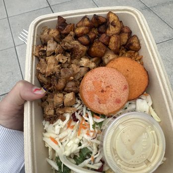 Dùndú - Party Bowl - Fast Food Near Me - New York, New York Dùndú - Party Bowl - Fast Food Near Me - New York, New York