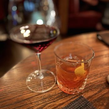 Oak Steakhouse - Steakhouses Near Me - Alexandria, Virginia