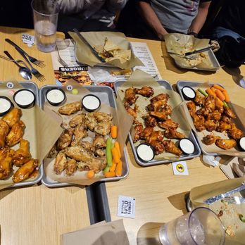 Buffalo Wild Wings - Chicken Wings Near Me - Mount Prospect, Illinois