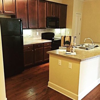 MAA West Creek - My kitchen on my move in day with a little gift from the office. - Apartments Near Me - Henrico, Virginia MAA West Creek - My kitchen on my move in day with a little gift from the office. - Apartments Near Me - Henrico, Virginia