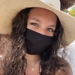 This is what my lashes looked like after I had been swimming in a pool and the beach after a few days of vacation! This is what my lashes looked like after I had been swimming in a pool and the beach after a few days of vacation!