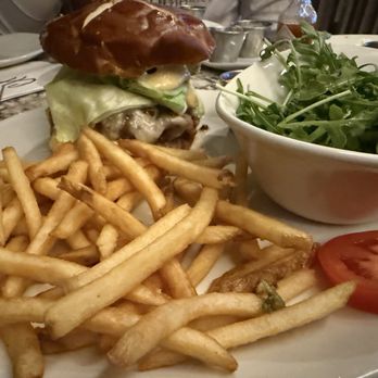Chart House - Bar Burger delicious! - Seafood Near Me - Redondo Beach, California