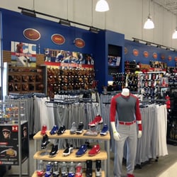 DICK'S Sporting Goods