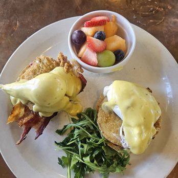 Station 400 - Fried green tomato Benedict - American Near Me - Sarasota, Florida Station 400 - Fried green tomato Benedict - American Near Me - Sarasota, Florida