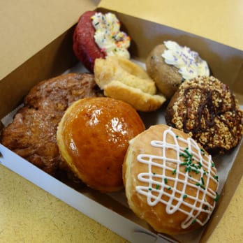 St. Pete Bagel Co - Red Velvet, Apple Fritter, Blueberry Cake, 
Crème Brulee, Key Lime Pie, Chocolate Cake Caramel Peanut, Glazed Old Fashioned - Bagels Near Me - Largo, Florida