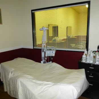 Sutra Threading Salon - Facial room - Skin Care Near Me - Santa Ana, California