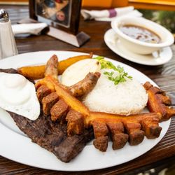 Parador Rojo Restaurant - Bandeja Paisa