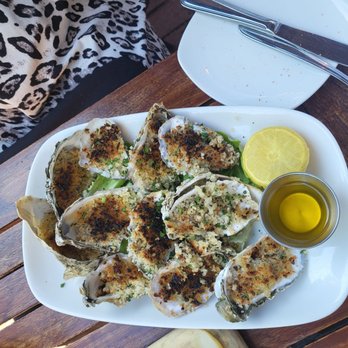 Copperwood Tavern - Grilled oysters - New American Near Me - Arlington, Virginia