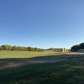 Wright's Farm - Spacious area for picnics - Fruits & Veggies Near Me - Gardiner, New York