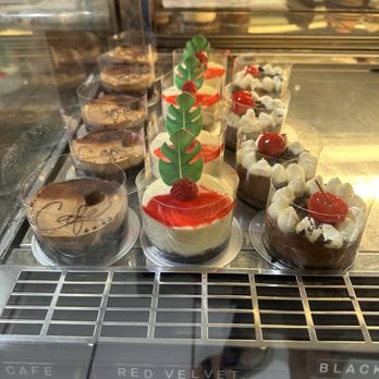 Tiny Pyramid - Cafes Near Me - Honolulu, Hawaii