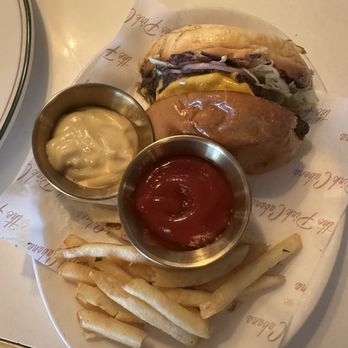 The Pink Cabana - Burger - Mediterranean Near Me - Indian Wells, California