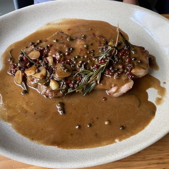 Grapes & Bites - Steak with pepper sauce - Wine Bars Near Me - Lisbon, 11 Grapes & Bites - Steak with pepper sauce - Wine Bars Near Me - Lisbon, 11