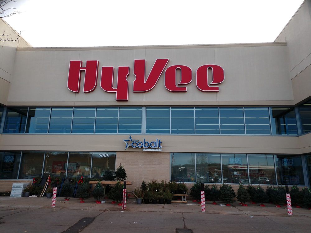 HYVEE Open for Business 32 Photos & 28 Reviews 8809 W Center Rd, Omaha, Nebraska