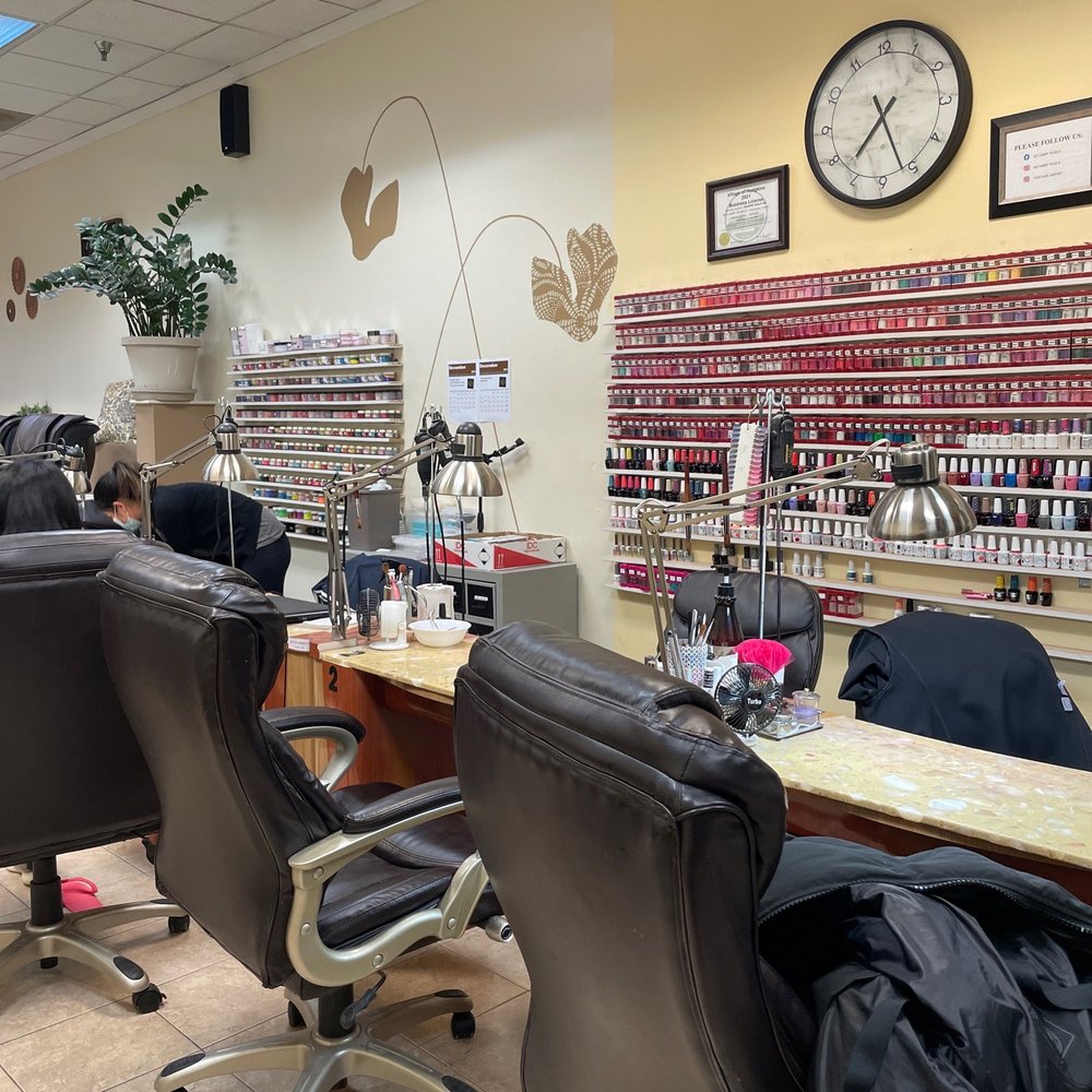 Quarry Nails - Nail Salons Near Me - Hodgkins, Illinois