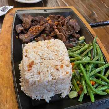 Mama Fina's - Filipino Near Me - New York, New York