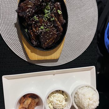E Ohi Restaurant - Kalbi Beef - Breakfast & Brunch Near Me - Honolulu, Hawaii