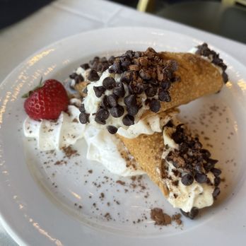 Le Mont - Canoli - American Near Me - Pittsburgh, Pennsylvania Le Mont - Canoli - American Near Me - Pittsburgh, Pennsylvania