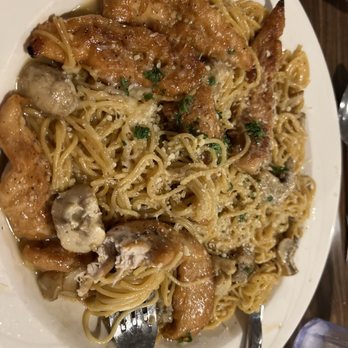 Hungry Traveler - Chicken Marsala - Seafood Near Me - Salisbury, Massachusetts