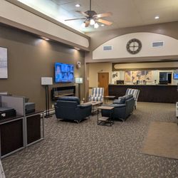 Cottonwood Inn & Suites
