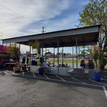 Tacomania - Outdoor seating - Food Trucks Near Me - San Jose, California Tacomania - Outdoor seating - Food Trucks Near Me - San Jose, California
