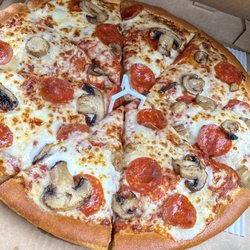 Pizza Hut - Large Pan Pizza with pepperoni & mushroom