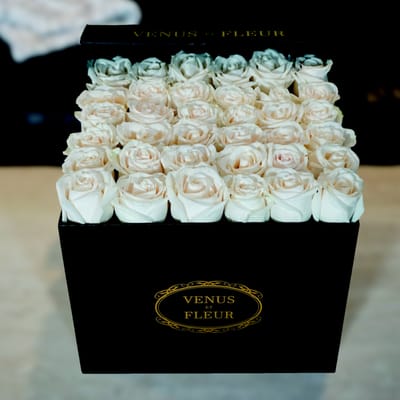 Venus et Fleur- Oculus World Trade Center Boutique by null