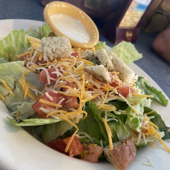 Haui’s Life’s A Beach - ows a salad on a plate - Mexican Near Me - Kihei, Hawaii