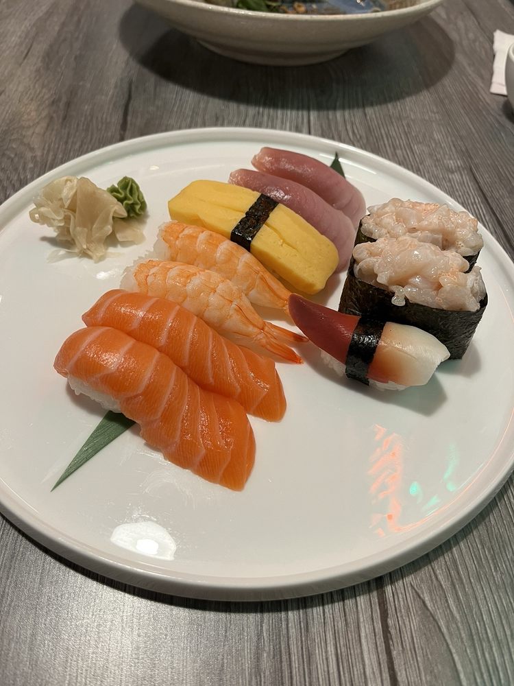 Peachland Sushi Logo