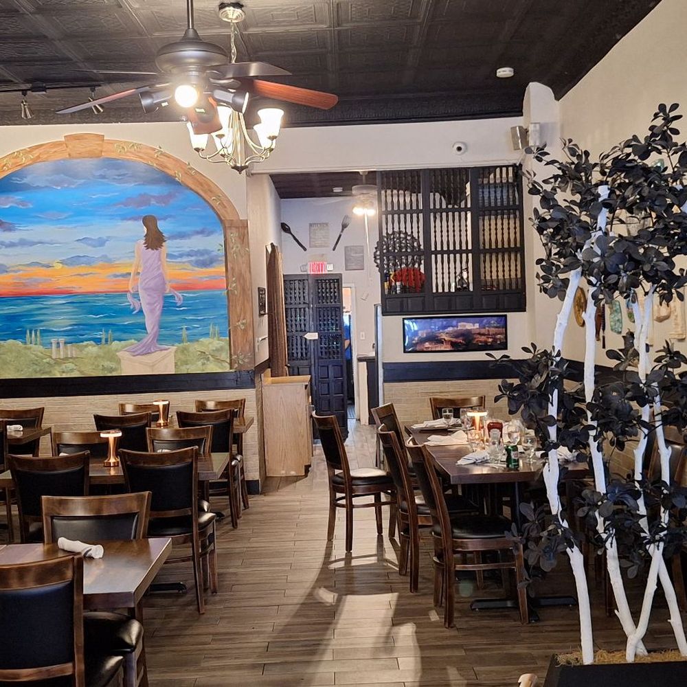 Sparta Taverna - This is the view upon entering the restaurant and you can see that there is an aquarium on the right - Greek Near Me - Ridgefield Park, New Jersey