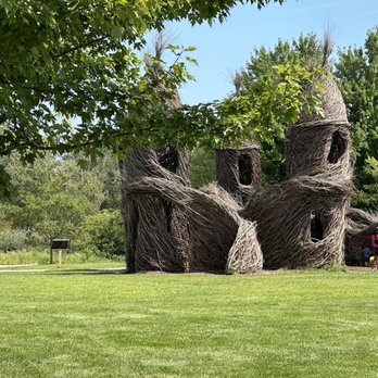 Chicago Botanic Garden - Cool structures made from natural materials. - Botanical Gardens Near Me - Glencoe, Illinois Chicago Botanic Garden - Cool structures made from natural materials. - Botanical Gardens Near Me - Glencoe, Illinois
