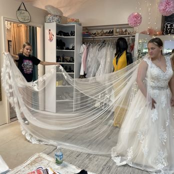 CURVACEOUS CONSIGNMENTS - Updated May 2026 - 49 Photos & 11 Reviews - 4411 N Roan St, Johnson City, Tennessee - Used, Vintage & Consignment - Phone Number - Yelp CURVACEOUS CONSIGNMENTS - Updated May 2026 - 49 Photos & 11 Reviews - 4411 N Roan St, Johnson City, Tennessee - Used, Vintage & Consignment - Phone Number - Yelp