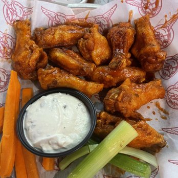 Taco Mac - Medium Wings Extra Crispy with Ranch - American Near Me - Suwanee, Georgia