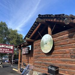 Cascade West - Log looking place with western feel and country music