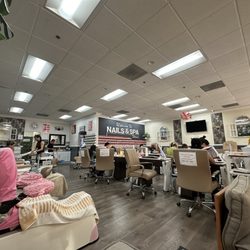 Decor Nails & Lashes