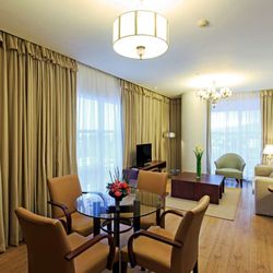 Best Western Plus Lux Cebu - Guest Room Living Room