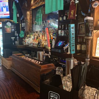 Slainte Irish Pub - Bar area - Pubs Near Me - Wilmington, North Carolina