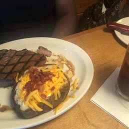 medium well 11 oz steak & potatoe medium well 11 oz steak & potatoe