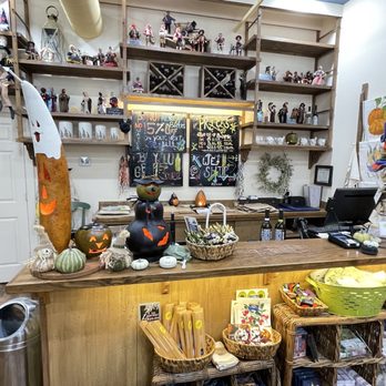Olive The Above - a counter with a variety of items - Olive Oil Near Me - Beaufort, South Carolina Olive The Above - a counter with a variety of items - Olive Oil Near Me - Beaufort, South Carolina