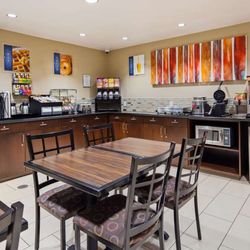 Best Western Fallon Inn & Suites - Breakfast