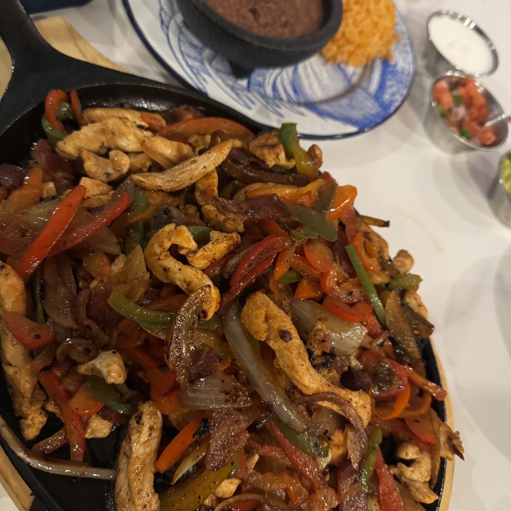 Don Gallo - Chicken fajitas, refried beans & Mexican rice - Mexican Near Me - Park City, Utah Don Gallo - Chicken fajitas, refried beans & Mexican rice - Mexican Near Me - Park City, Utah