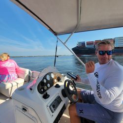 Lucky Dolphin Tours - Captain Dustin