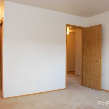 Woodspring Apartments - Bedroom - Apartments Near Me - Tigard, Oregon Woodspring Apartments - Bedroom - Apartments Near Me - Tigard, Oregon