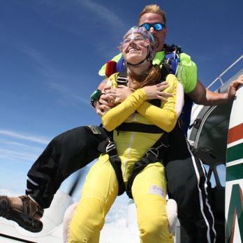 Chambersburg Skydiving Center - Step out the door and out of your comfort zone - for the thrill of a lifetime!! This... is IT!! SKYDIVE!!! - Skydiving Near Me - Chambersburg, Pennsylvania Chambersburg Skydiving Center - Step out the door and out of your comfort zone - for the thrill of a lifetime!! This... is IT!! SKYDIVE!!! - Skydiving Near Me - Chambersburg, Pennsylvania