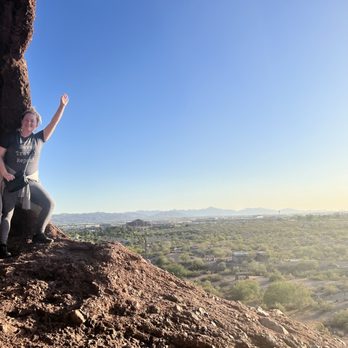 Hole-in-the-Rock - Hiking Near Me - Phoenix, Arizona Hole-in-the-Rock - Hiking Near Me - Phoenix, Arizona