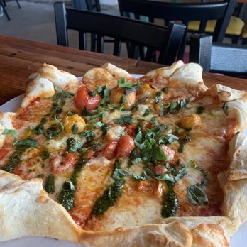 Long Beach Beer Lab - Margherita Pizza - Breweries Near Me - Long Beach, California Long Beach Beer Lab - Margherita Pizza - Breweries Near Me - Long Beach, California